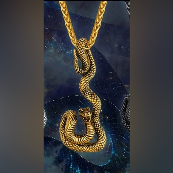 NIB Unisex Serpent 3D Pendant Necklace - Picture 3 of 7